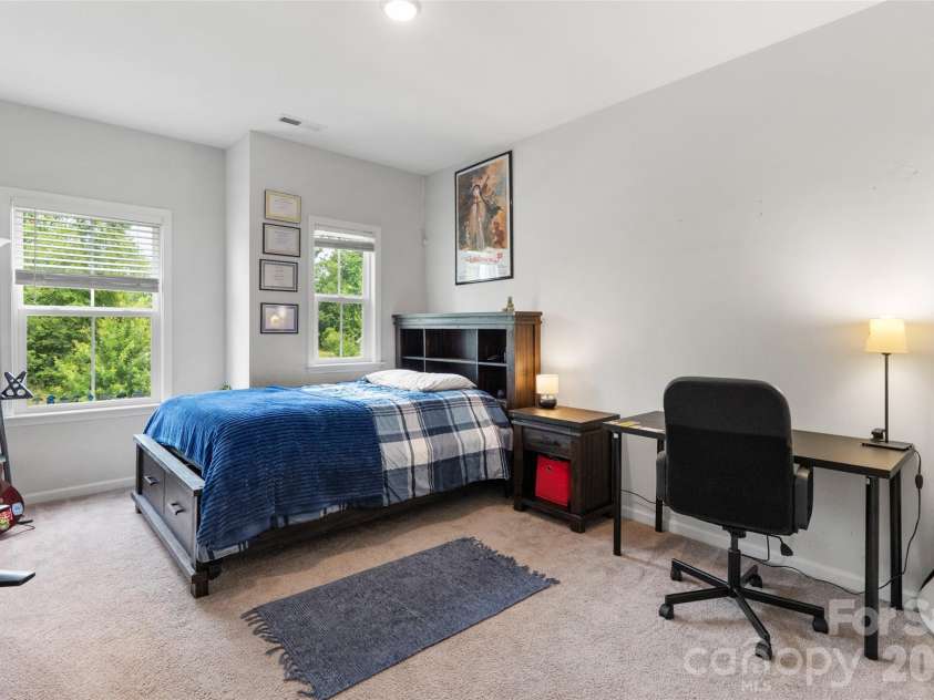 10397 Paper Birch Drive, Charlotte, NC 28215.  MLS# CAR4397748, YatesRealty ID 34590. 