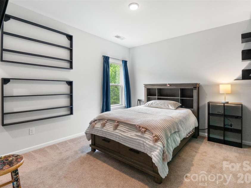 10397 Paper Birch Drive, Charlotte, NC 28215.  MLS# CAR4397748, YatesRealty ID 34590. 
