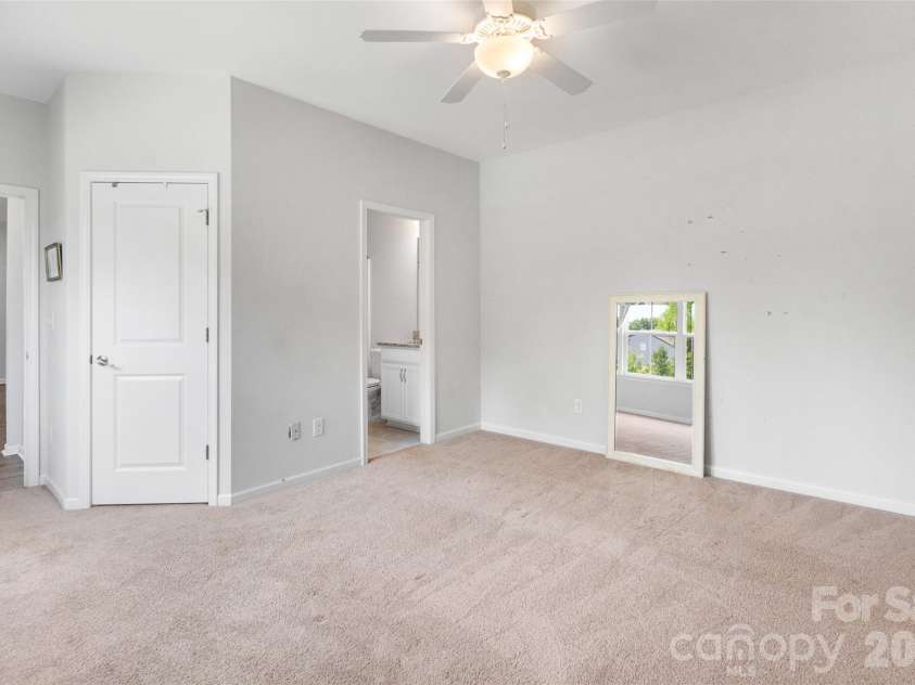 10397 Paper Birch Drive, Charlotte, NC 28215.  MLS# CAR4397748, YatesRealty ID 34590. 