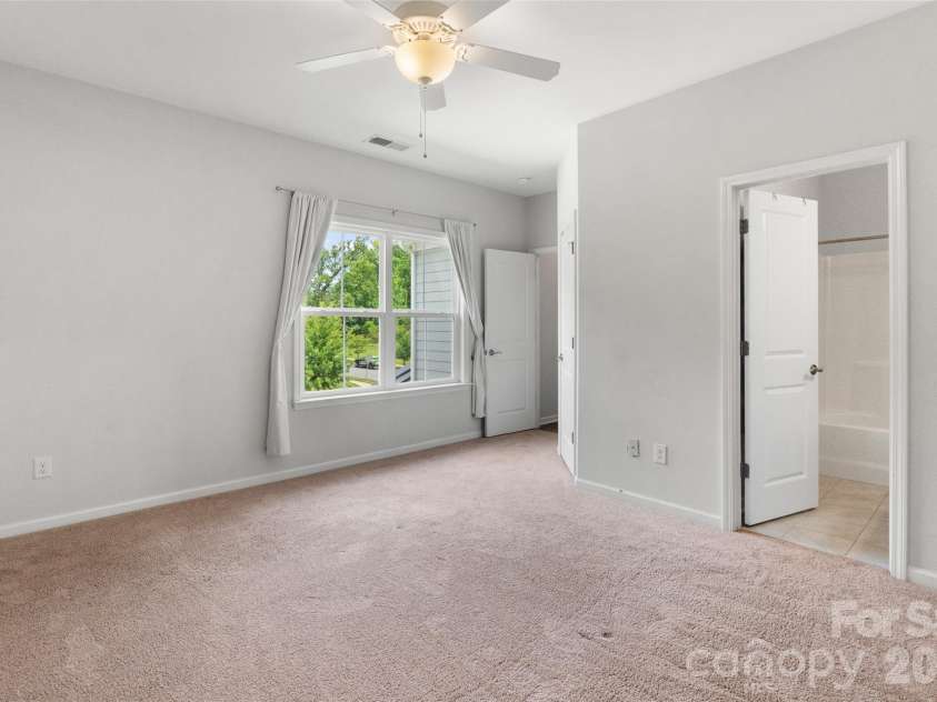 10397 Paper Birch Drive, Charlotte, NC 28215.  MLS# CAR4397748, YatesRealty ID 34590. 