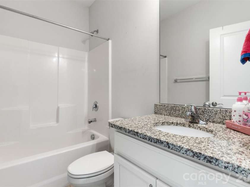 10397 Paper Birch Drive, Charlotte, NC 28215.  MLS# CAR4397748, YatesRealty ID 34590. 