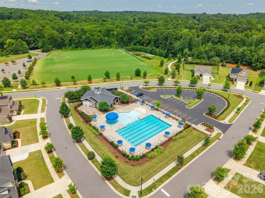 10397 Paper Birch Drive, Charlotte, NC 28215.  MLS# CAR4397748, YatesRealty ID 34590. 