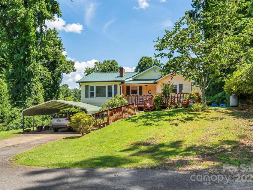 339 Highland Drive, Marion, NC 28752.  MLS# CAR4278072, YatesRealty ID 34591. 