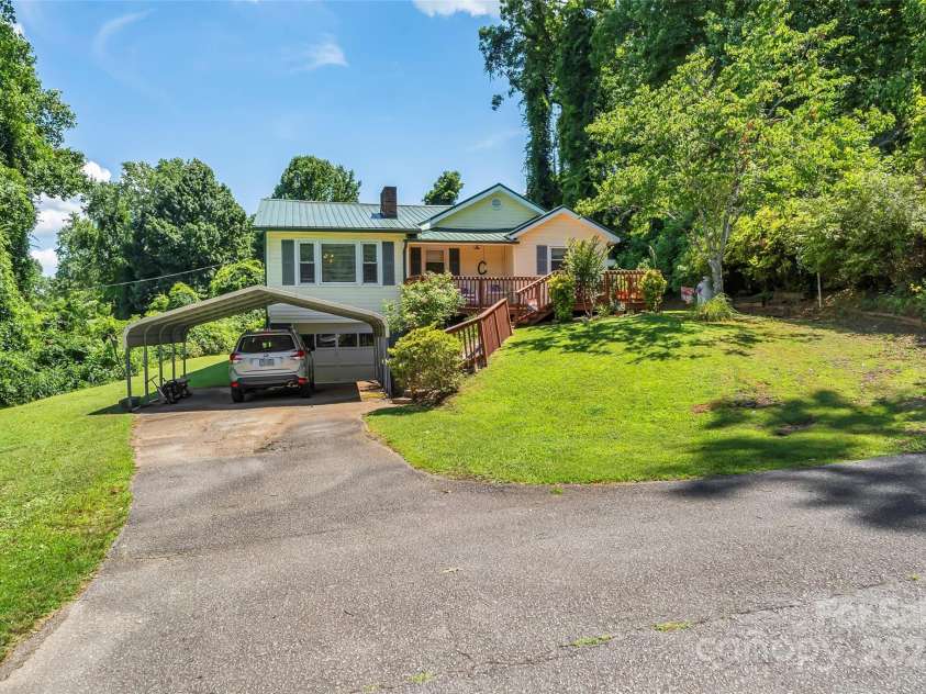 339 Highland Drive, Marion, NC 28752.  MLS# CAR4278072, YatesRealty ID 34591. 