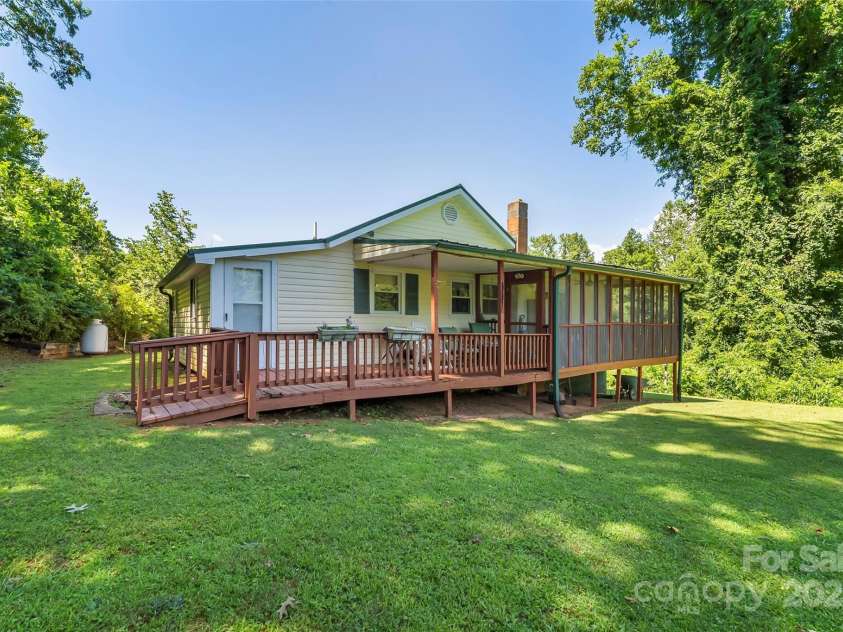 339 Highland Drive, Marion, NC 28752.  MLS# CAR4278072, YatesRealty ID 34591. 