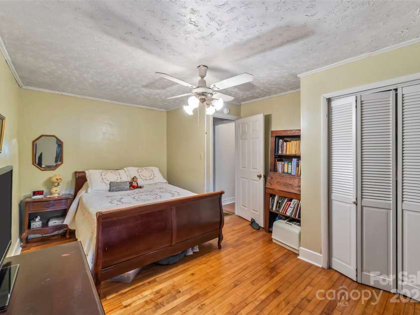 339 Highland Drive, Marion, NC 28752.  MLS# CAR4278072, YatesRealty ID 34591. 