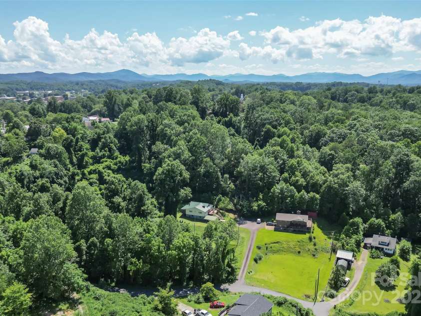 339 Highland Drive, Marion, NC 28752.  MLS# CAR4278072, YatesRealty ID 34591. 