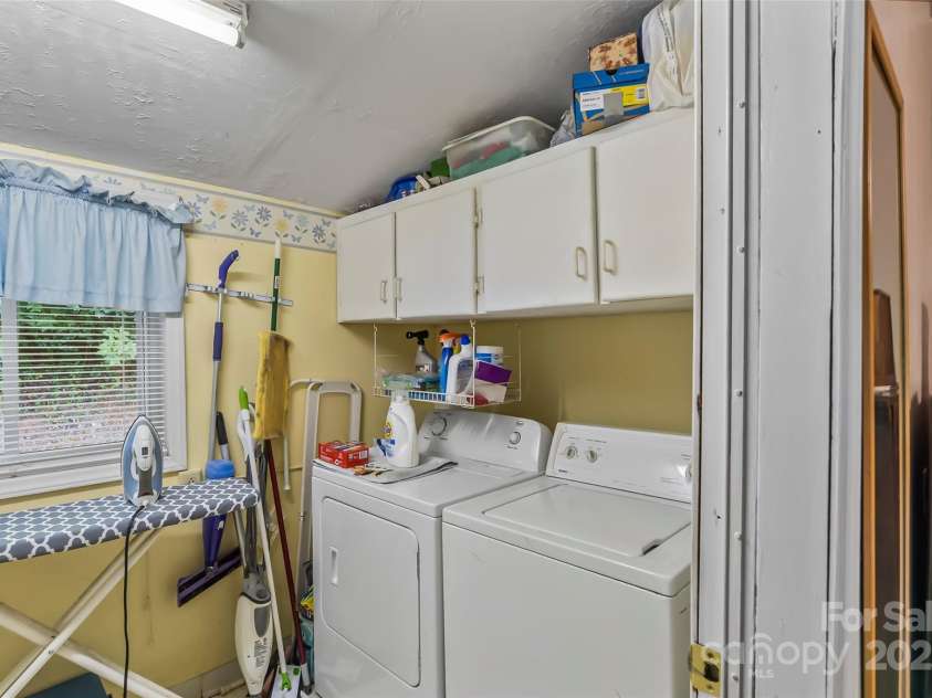 339 Highland Drive, Marion, NC 28752.  MLS# CAR4278072, YatesRealty ID 34591. Laundry/half bath