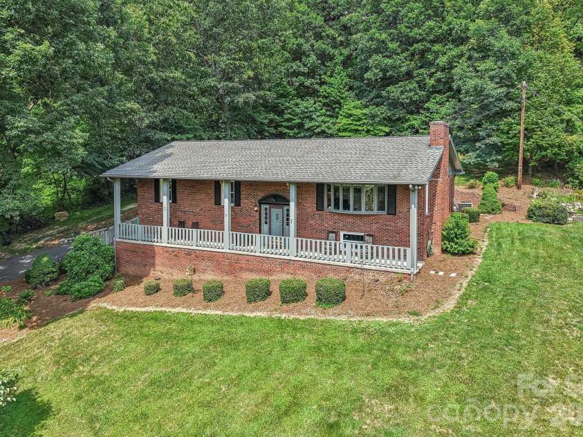 57 Chateau Place, Waynesville, NC 28786.  MLS# CAR4398098, YatesRealty ID 34591. 