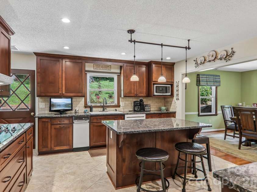 57 Chateau Place, Waynesville, NC 28786.  MLS# CAR4398098, YatesRealty ID 34591. 
