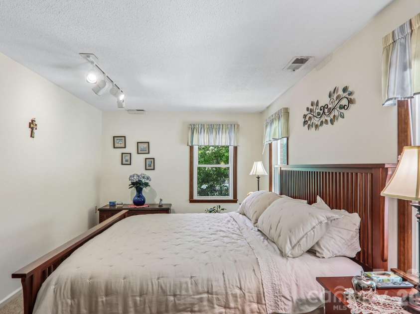 57 Chateau Place, Waynesville, NC 28786.  MLS# CAR4398098, YatesRealty ID 34591. 