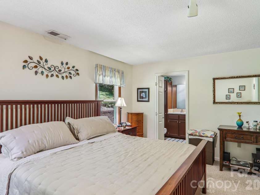 57 Chateau Place, Waynesville, NC 28786.  MLS# CAR4398098, YatesRealty ID 34591. 
