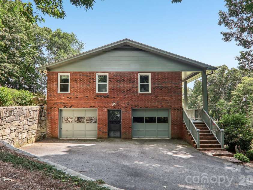 57 Chateau Place, Waynesville, NC 28786.  MLS# CAR4398098, YatesRealty ID 34591. 