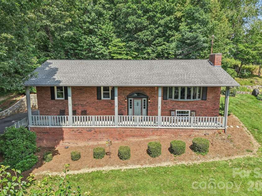 57 Chateau Place, Waynesville, NC 28786.  MLS# CAR4398098, YatesRealty ID 34591. 