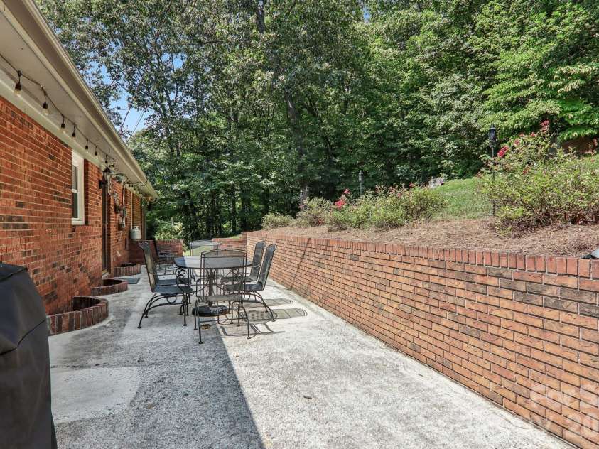 57 Chateau Place, Waynesville, NC 28786.  MLS# CAR4398098, YatesRealty ID 34591. 