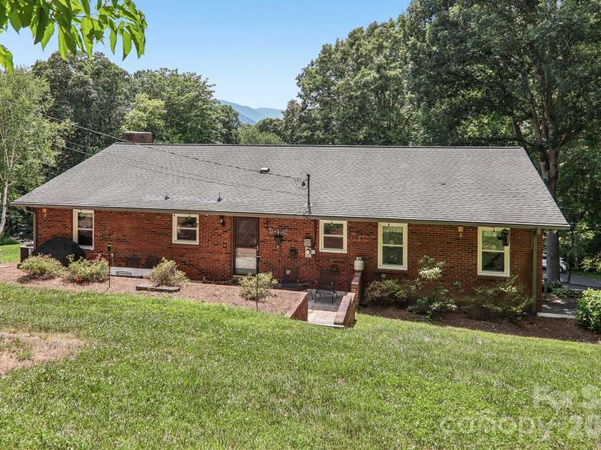 57 Chateau Place, Waynesville, NC 28786.  MLS# CAR4398098, YatesRealty ID 34591. 