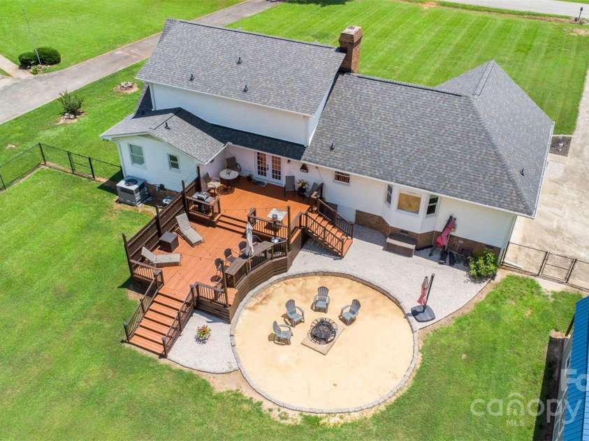 250 Wesley Amaker Road, York, SC 29745.  MLS# CAR4270834, YatesRealty ID 34592. 