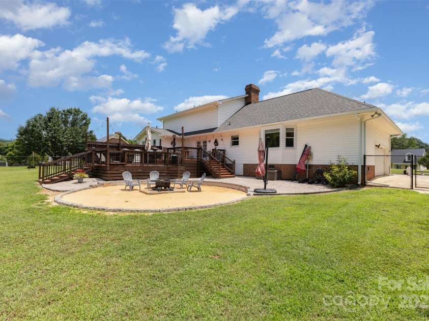 250 Wesley Amaker Road, York, SC 29745.  MLS# CAR4270834, YatesRealty ID 34592. 