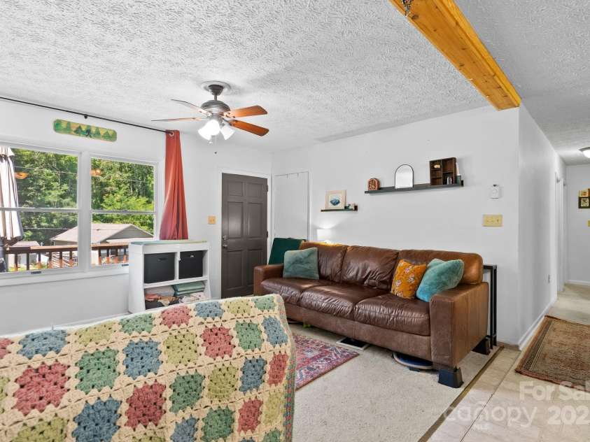 11 Stonecrest Heights, Waynesville, NC 28786.  MLS# CAR4285733, YatesRealty ID 34593. 