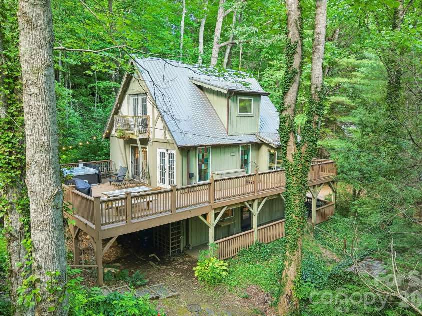 21 Christy Lane, Maggie Valley, NC 28751.  MLS# CAR4397340, YatesRealty ID 34593. 