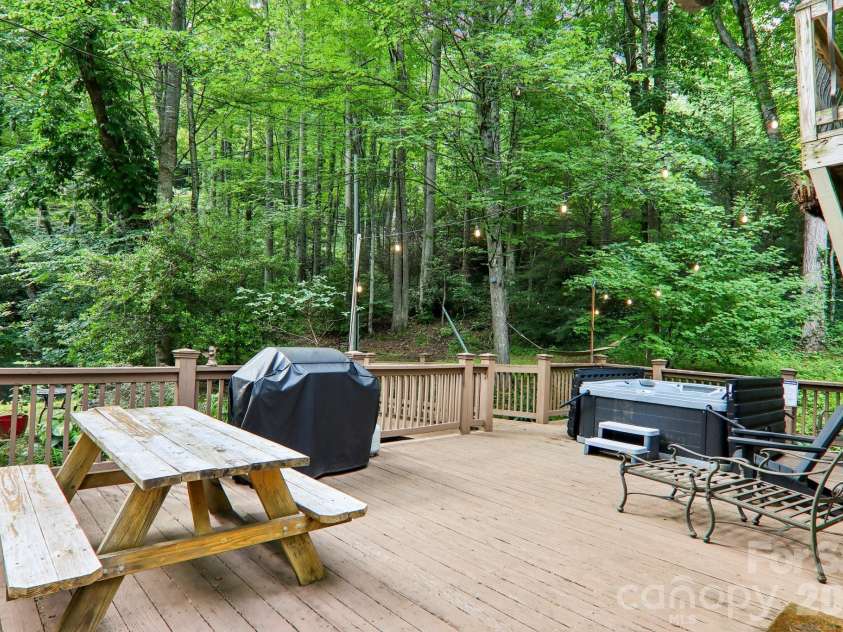 21 Christy Lane, Maggie Valley, NC 28751.  MLS# CAR4397340, YatesRealty ID 34593. 