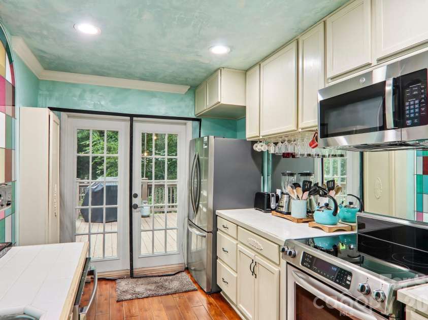 21 Christy Lane, Maggie Valley, NC 28751.  MLS# CAR4397340, YatesRealty ID 34593. 