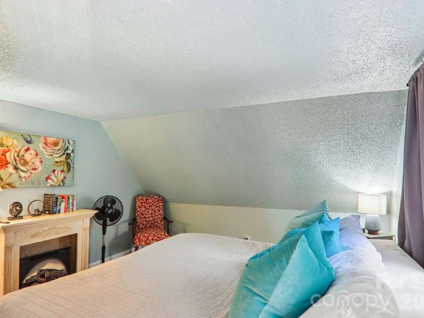 21 Christy Lane, Maggie Valley, NC 28751.  MLS# CAR4397340, YatesRealty ID 34593. 