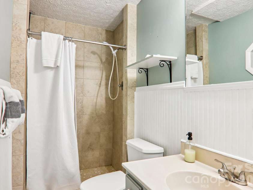 21 Christy Lane, Maggie Valley, NC 28751.  MLS# CAR4397340, YatesRealty ID 34593. 