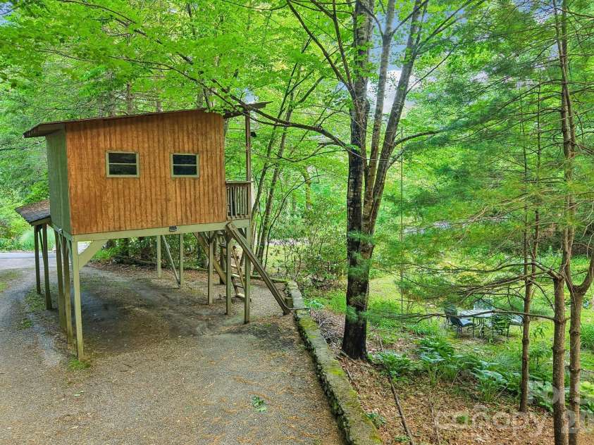 21 Christy Lane, Maggie Valley, NC 28751.  MLS# CAR4397340, YatesRealty ID 34593. 
