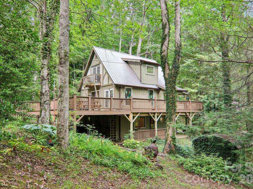 21 Christy Lane, Maggie Valley, NC 28751.  MLS# CAR4397340, YatesRealty ID 34593. 