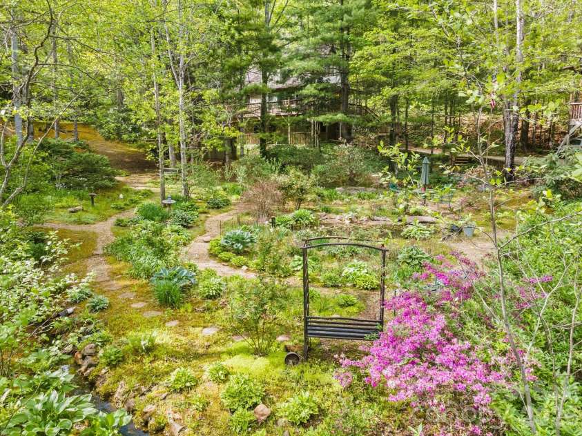 21 Christy Lane, Maggie Valley, NC 28751.  MLS# CAR4397340, YatesRealty ID 34593. 