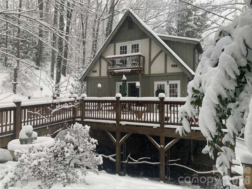 21 Christy Lane, Maggie Valley, NC 28751.  MLS# CAR4397340, YatesRealty ID 34593. 