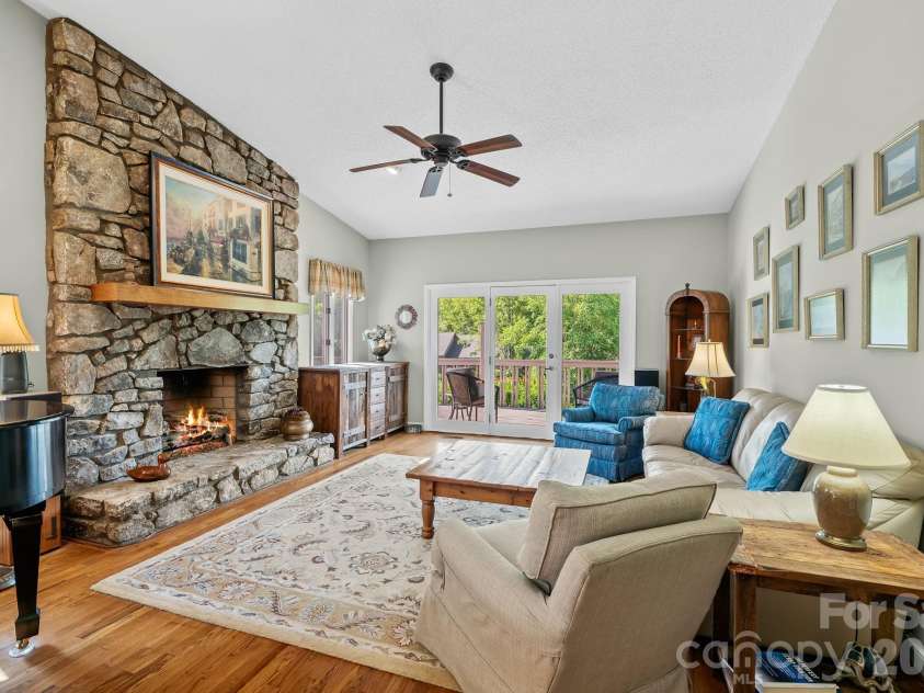 52 Clubside Drive, Asheville, NC 28804.  MLS# CAR4397131, YatesRealty ID 34594. 