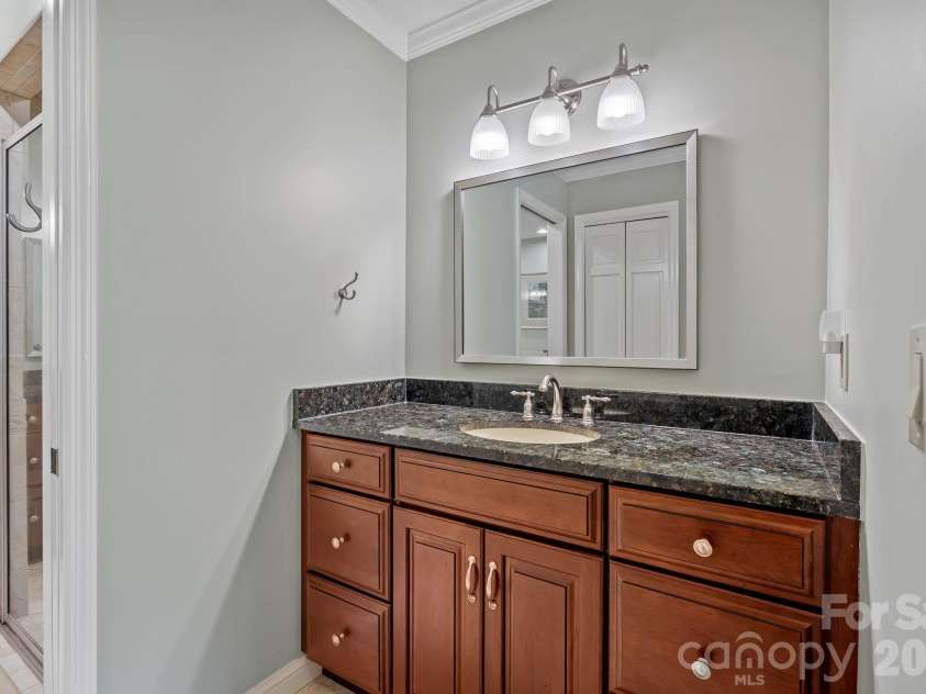 52 Clubside Drive, Asheville, NC 28804.  MLS# CAR4397131, YatesRealty ID 34594. 