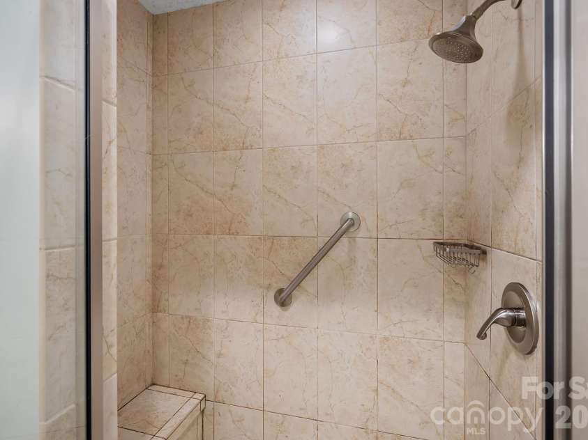 52 Clubside Drive, Asheville, NC 28804.  MLS# CAR4397131, YatesRealty ID 34594. 