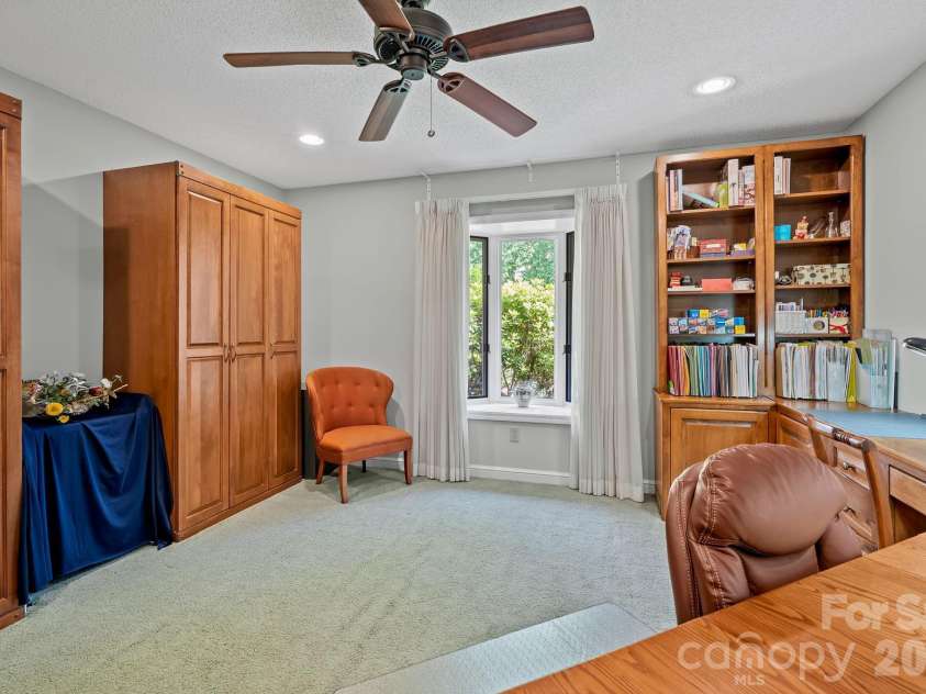 52 Clubside Drive, Asheville, NC 28804.  MLS# CAR4397131, YatesRealty ID 34594. 