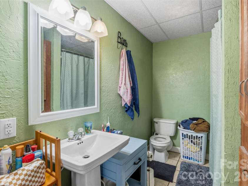 2269 Lee Roy Lane, Lenoir, NC 28645.  MLS# CAR4393336, YatesRealty ID 34595. ADU Full Bath