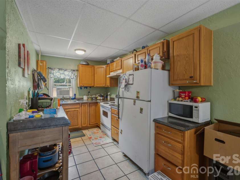 2269 Lee Roy Lane, Lenoir, NC 28645.  MLS# CAR4393336, YatesRealty ID 34595. ADU Kitchen