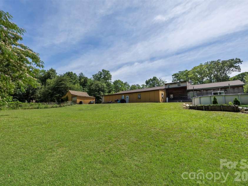 2269 Lee Roy Lane, Lenoir, NC 28645.  MLS# CAR4393336, YatesRealty ID 34595. Backyard
