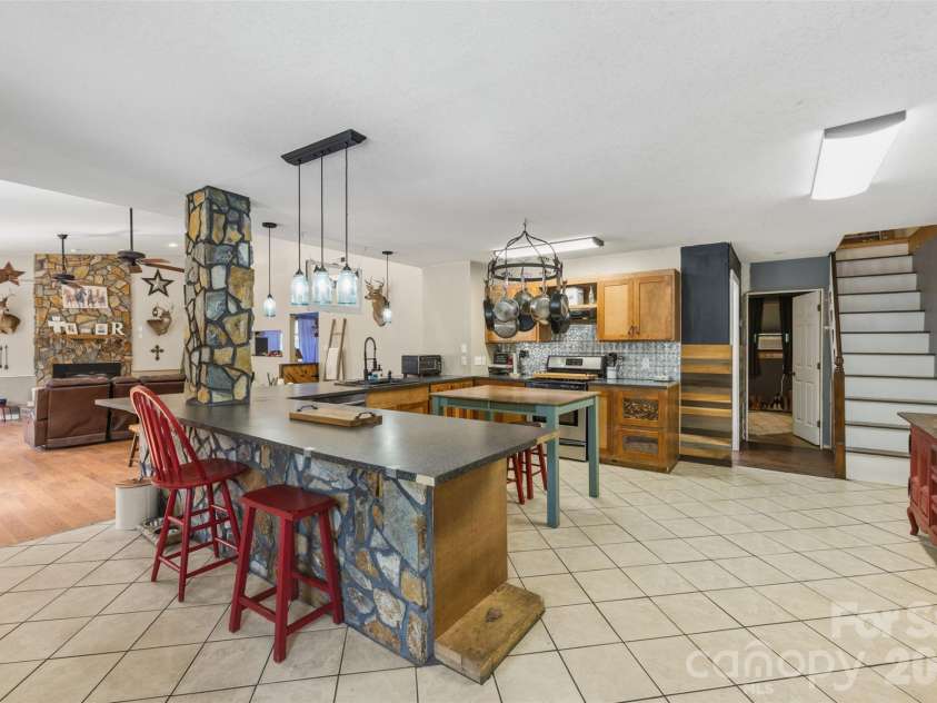 2269 Lee Roy Lane, Lenoir, NC 28645.  MLS# CAR4393336, YatesRealty ID 34595. Kitchen