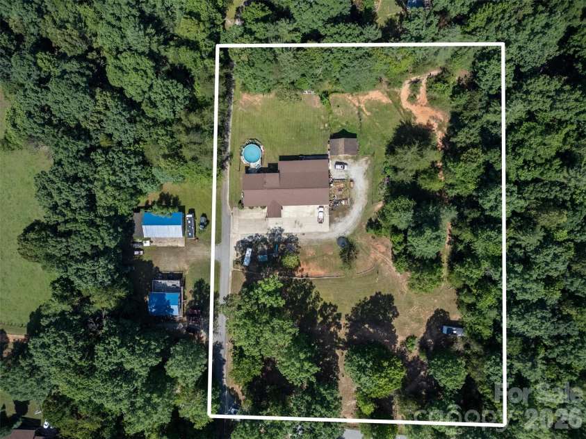 2269 Lee Roy Lane, Lenoir, NC 28645.  MLS# CAR4393336, YatesRealty ID 34595. Property Lines
