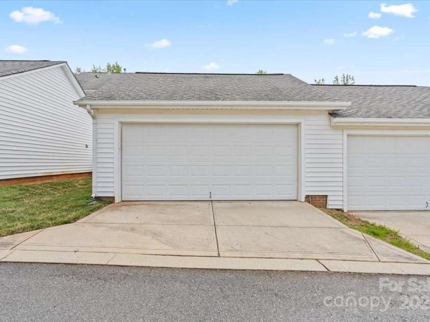 19241 Lake Norman Cove Drive, Cornelius, NC 28031.  MLS# CAR4283303, YatesRealty ID 34596. 