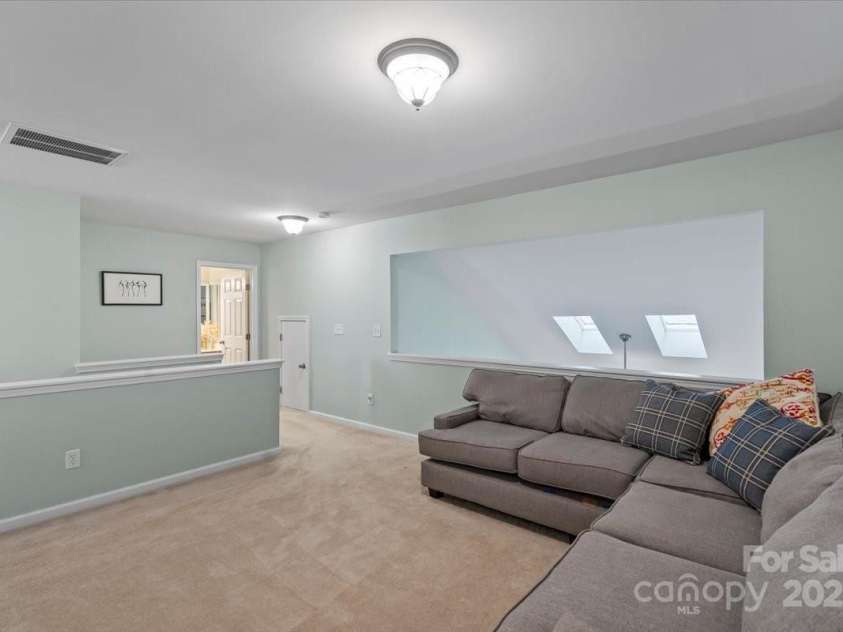 19241 Lake Norman Cove Drive, Cornelius, NC 28031.  MLS# CAR4283303, YatesRealty ID 34596. Loft