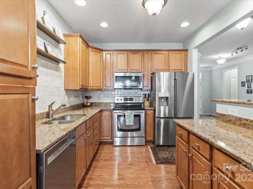 19241 Lake Norman Cove Drive, Cornelius, NC 28031.  MLS# CAR4283303, YatesRealty ID 34596. Refrigerator included