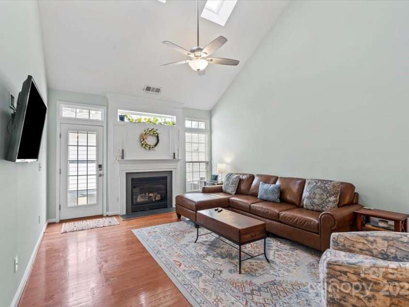 19241 Lake Norman Cove Drive, Cornelius, NC 28031.  MLS# CAR4283303, YatesRealty ID 34596. Spacious 2-story living room