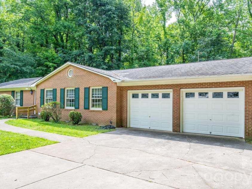 236 Heritage Place, Mooresville, NC 28115.  MLS# CAR4393335, YatesRealty ID 34596. 