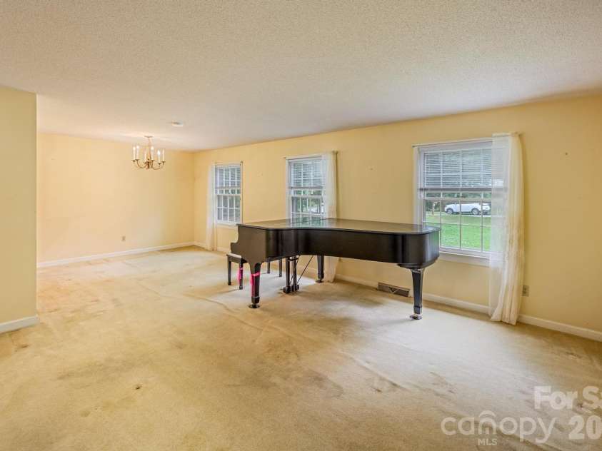 236 Heritage Place, Mooresville, NC 28115.  MLS# CAR4393335, YatesRealty ID 34596. 