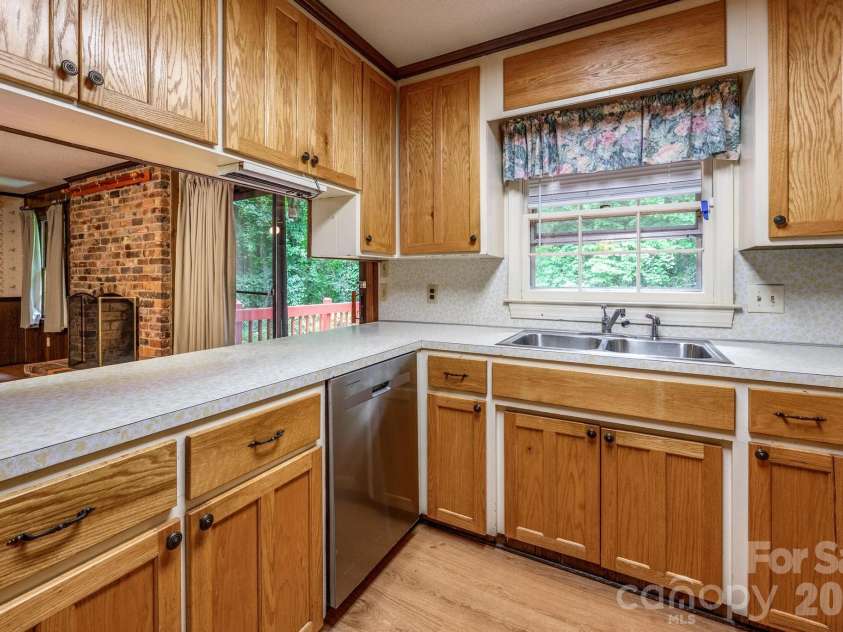 236 Heritage Place, Mooresville, NC 28115.  MLS# CAR4393335, YatesRealty ID 34596. 