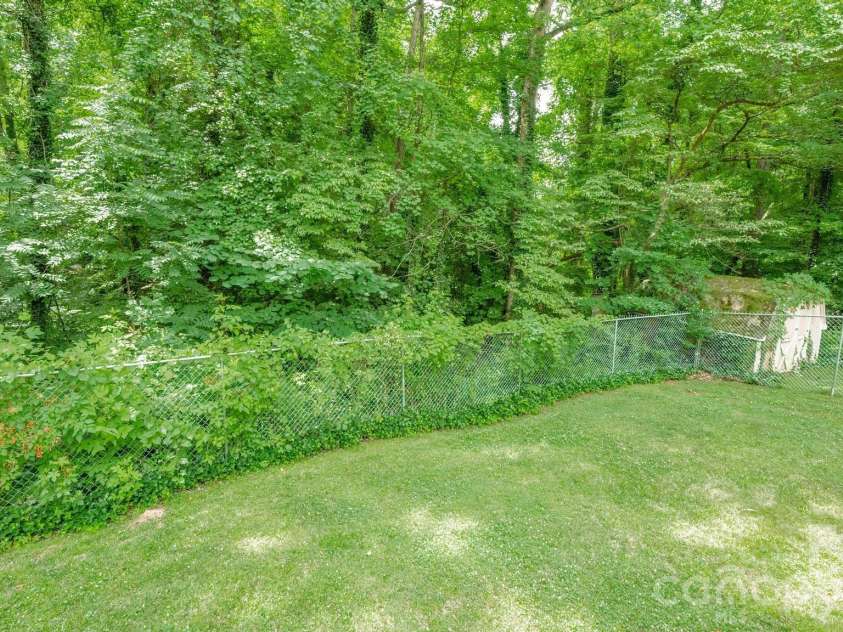 236 Heritage Place, Mooresville, NC 28115.  MLS# CAR4393335, YatesRealty ID 34596. 