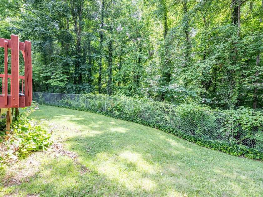 236 Heritage Place, Mooresville, NC 28115.  MLS# CAR4393335, YatesRealty ID 34596. 